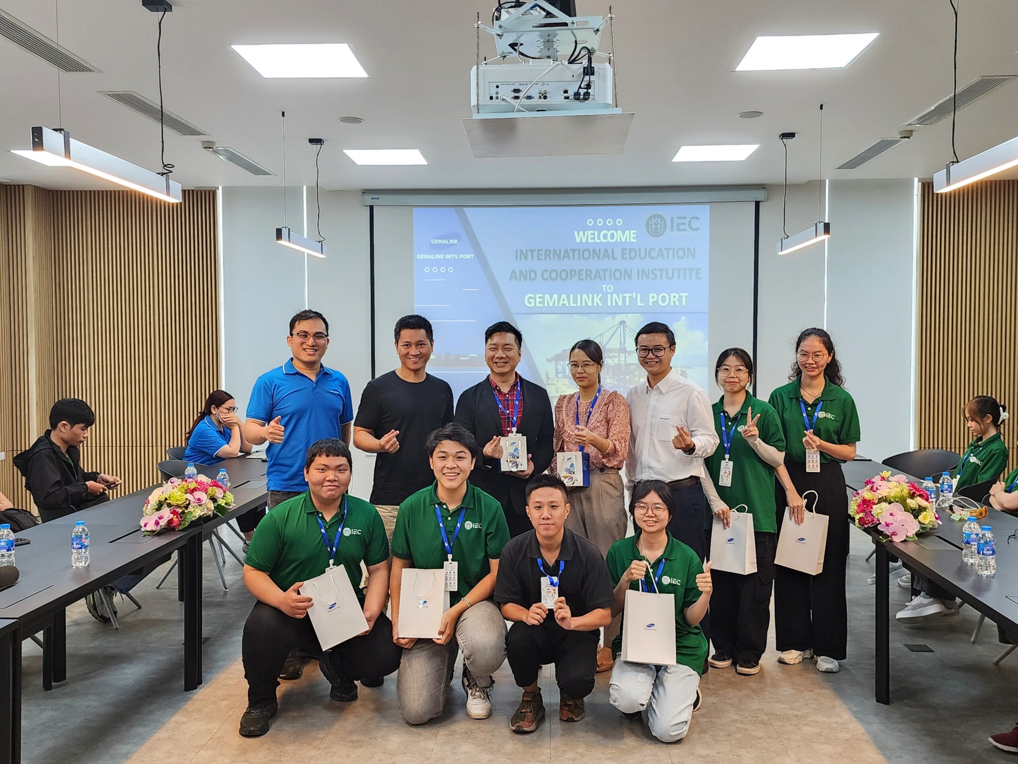 Chào đón Viện đào tạo IEC ( trực thuộc trường đại học Giao thông vận tải) đến tham quan tại cảng Gemalink