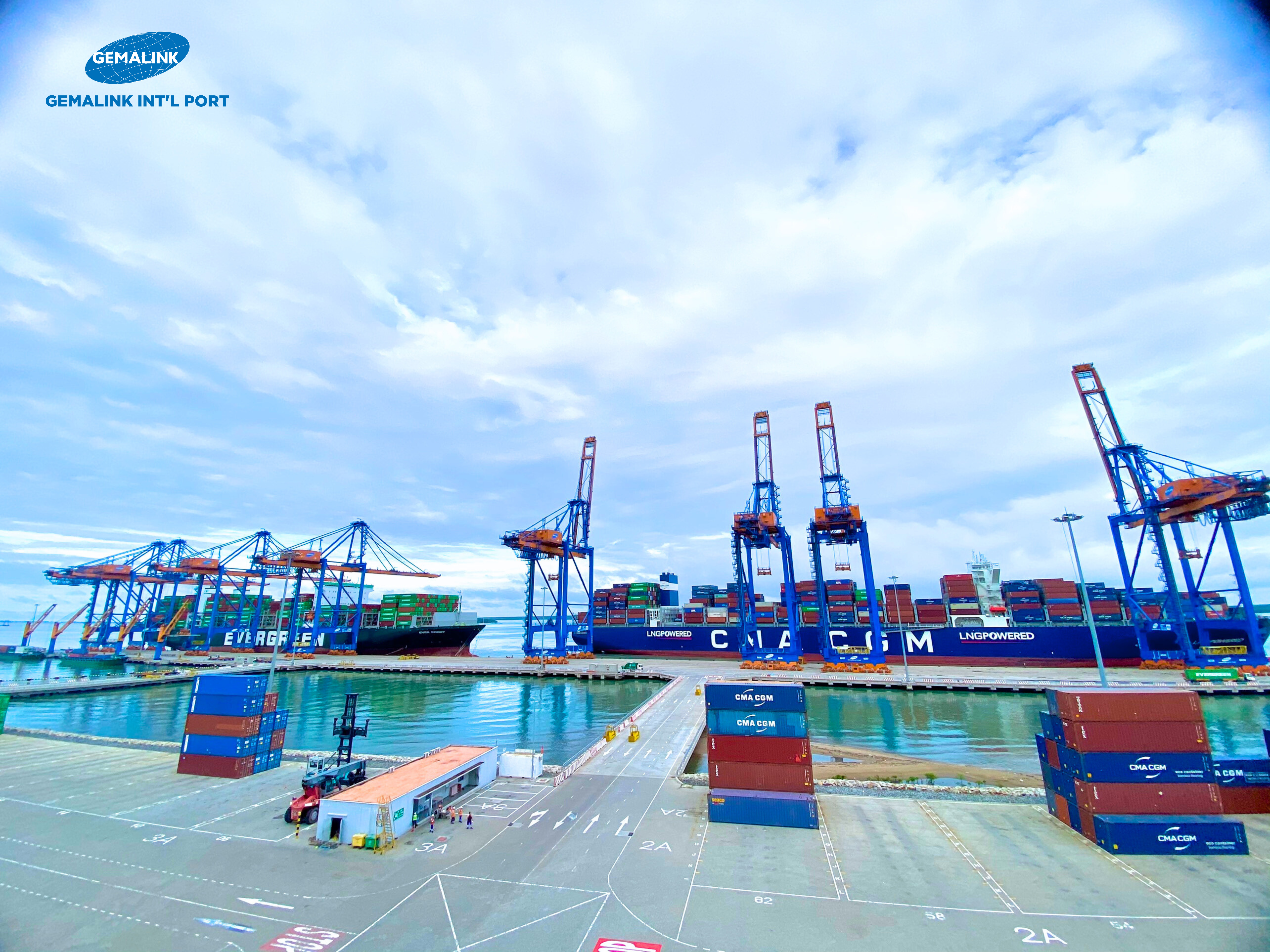 The second reunion between CMA CGM and Evergreen at Gemalink International Port