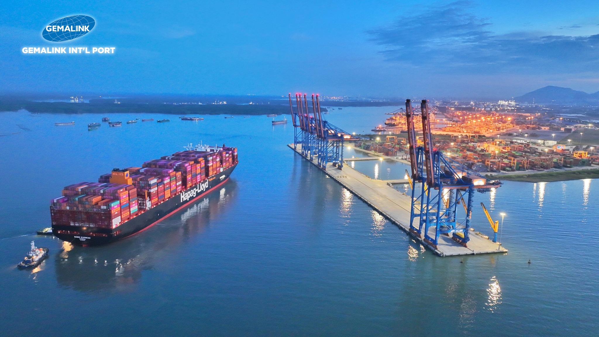 Welcome HANOI EXPRESS – Hapag-Lloyd super vessel named of the Capital of Vietnam to Gemalink Int’l Port